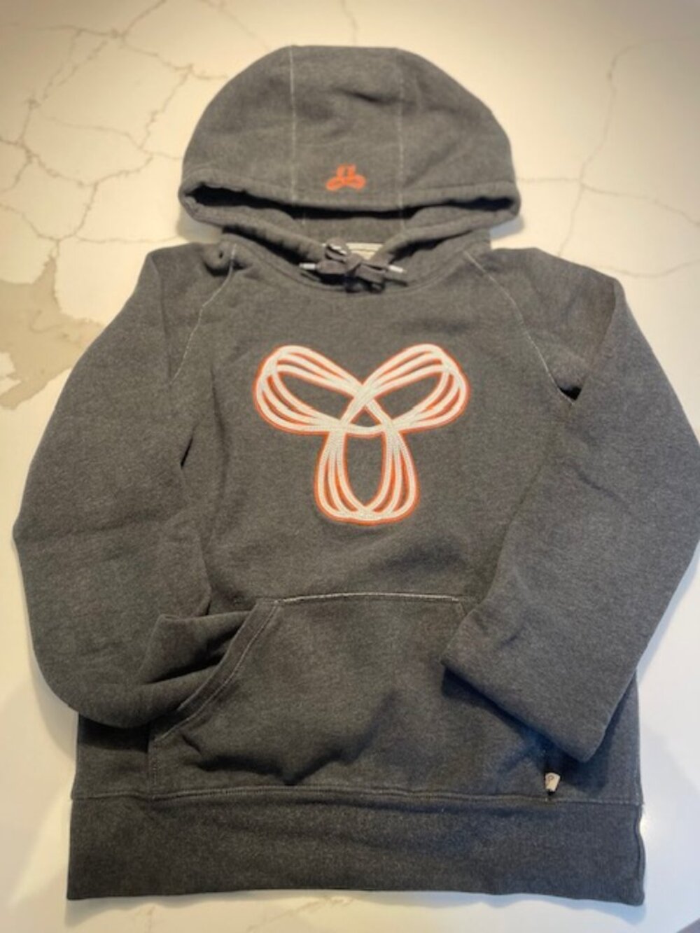 Aritzia TNA Charcoal Grey Classic Fleece Pullover Hoodie w Large Front Logo XS